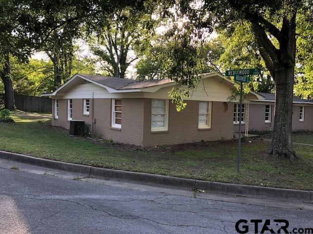 2725 Brentwood Dr, Tyler, TX 75701