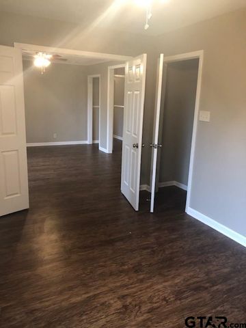 2725 Brentwood Dr, Tyler, TX 75701