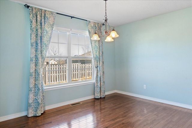 3963 W Tall Pine Court, Springfield, MO 65810