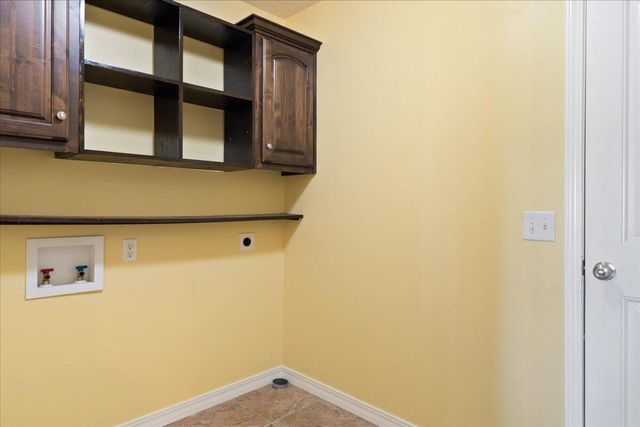 3963 W Tall Pine Court, Springfield, MO 65810