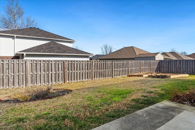 3963 W Tall Pine Court, Springfield, MO 65810