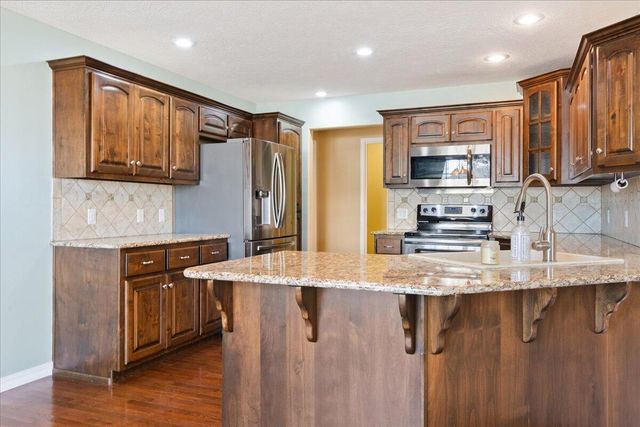 3963 W Tall Pine Court, Springfield, MO 65810