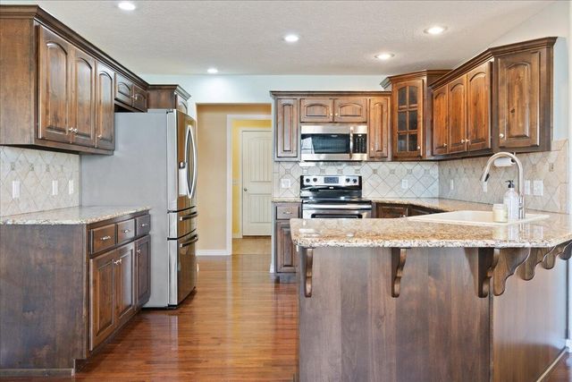 3963 W Tall Pine Court, Springfield, MO 65810