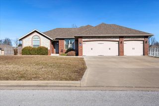 3963 W Tall Pine Court, Springfield, MO 65810