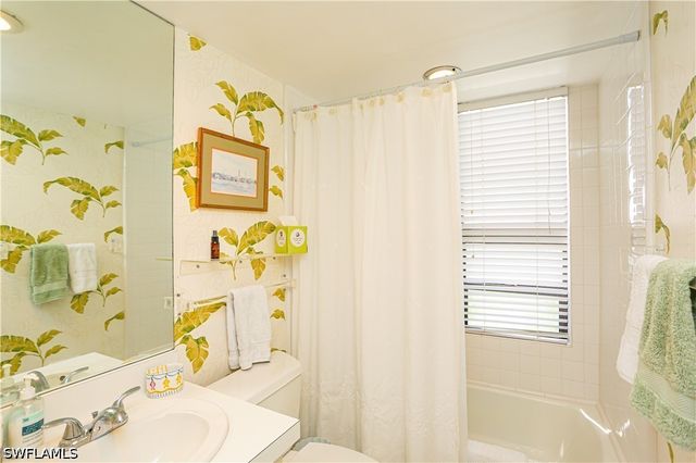550 3rd AVE N, Naples, FL 34102