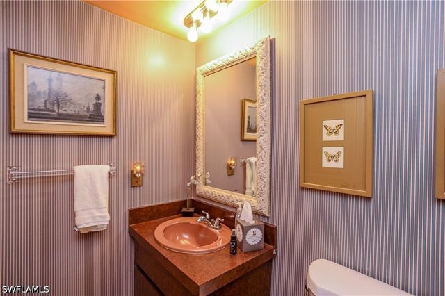 550 3rd AVE N, Naples, FL 34102
