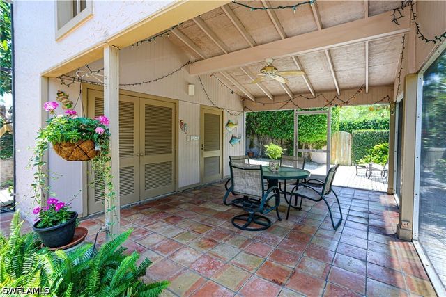 550 3rd AVE N, Naples, FL 34102