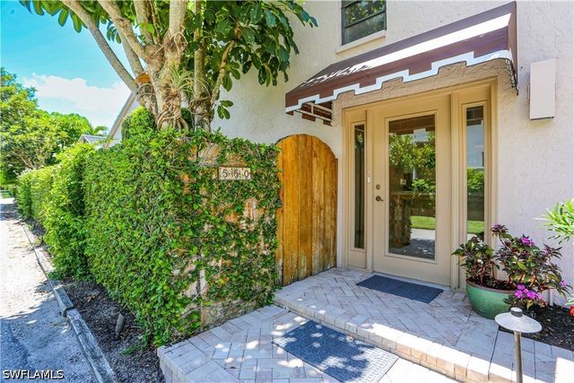 550 3rd AVE N, Naples, FL 34102