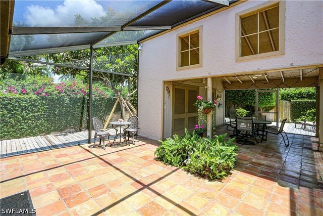 550 3rd AVE N, Naples, FL 34102