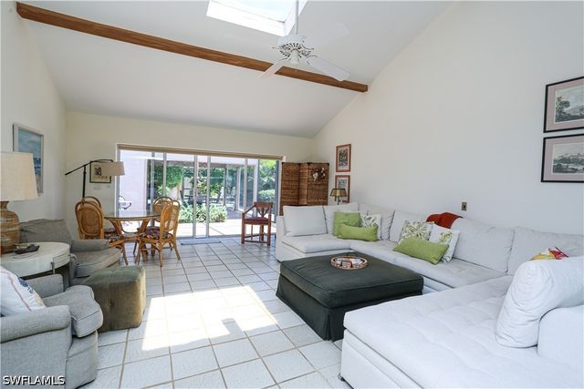 550 3rd AVE N, Naples, FL 34102