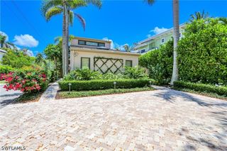550 3rd AVE N, Naples, FL 34102