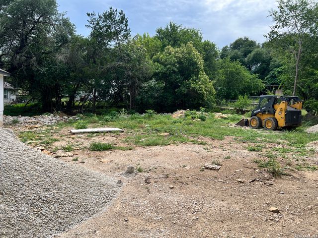 462 Valley View St, Canyon Lake, TX 78133