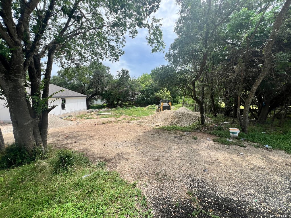 462 Valley View St, Canyon Lake, TX 78133