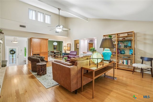 714 Oakwood Boulevard, New Braunfels, TX 78130