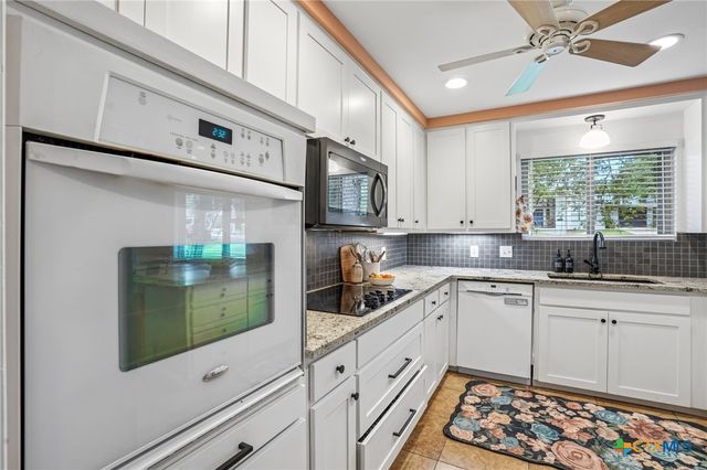 714 Oakwood Boulevard, New Braunfels, TX 78130