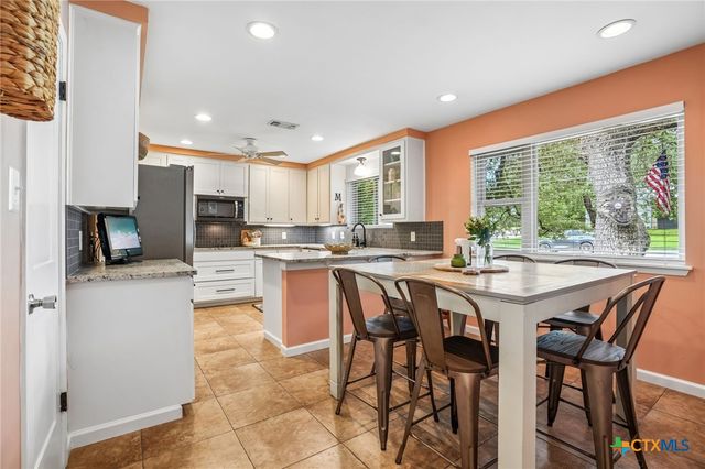 714 Oakwood Boulevard, New Braunfels, TX 78130