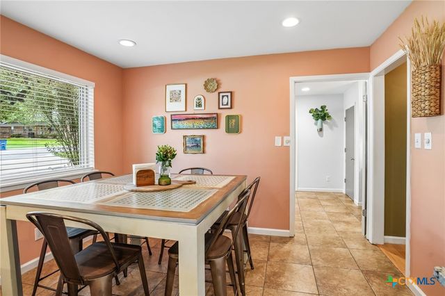 714 Oakwood Boulevard, New Braunfels, TX 78130