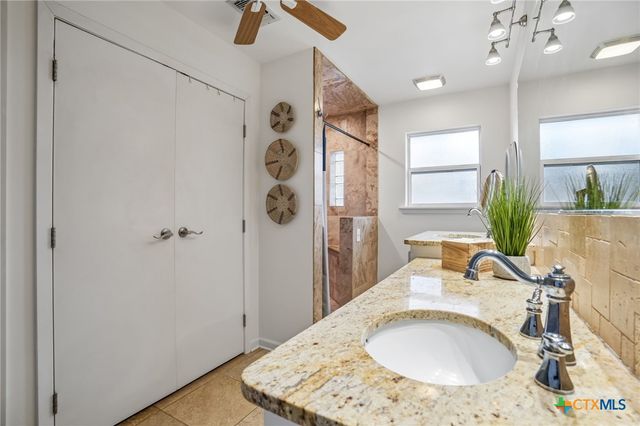 714 Oakwood Boulevard, New Braunfels, TX 78130