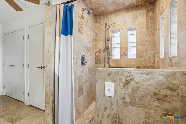 714 Oakwood Boulevard, New Braunfels, TX 78130