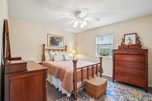 714 Oakwood Boulevard, New Braunfels, TX 78130