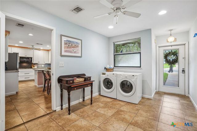 714 Oakwood Boulevard, New Braunfels, TX 78130
