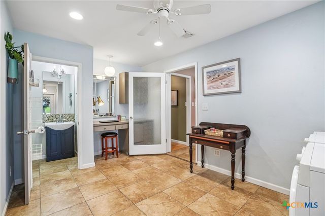 714 Oakwood Boulevard, New Braunfels, TX 78130