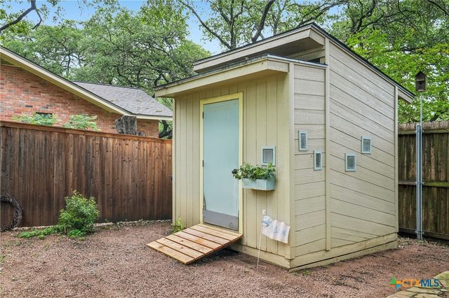 714 Oakwood Boulevard, New Braunfels, TX 78130