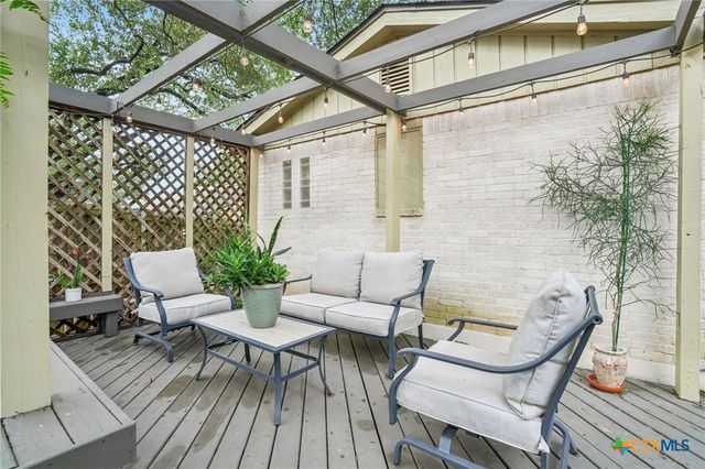 714 Oakwood Boulevard, New Braunfels, TX 78130