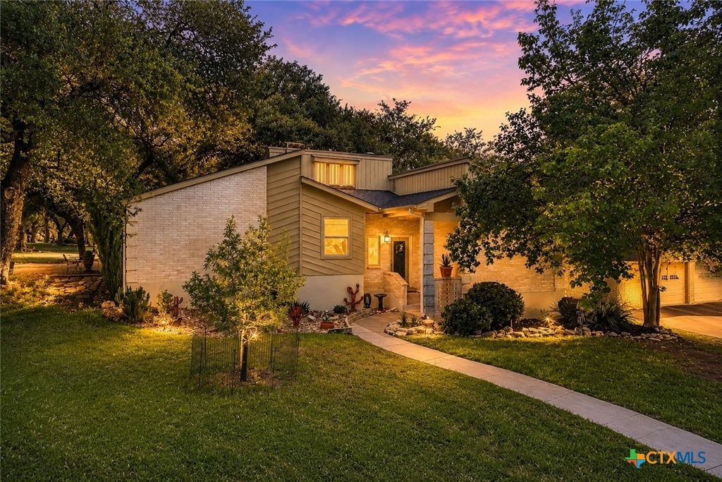 714 Oakwood Boulevard, New Braunfels, TX 78130