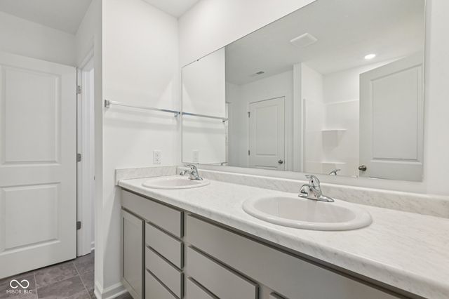 2008 Hill Lake Lane, Indianapolis, IN 46239