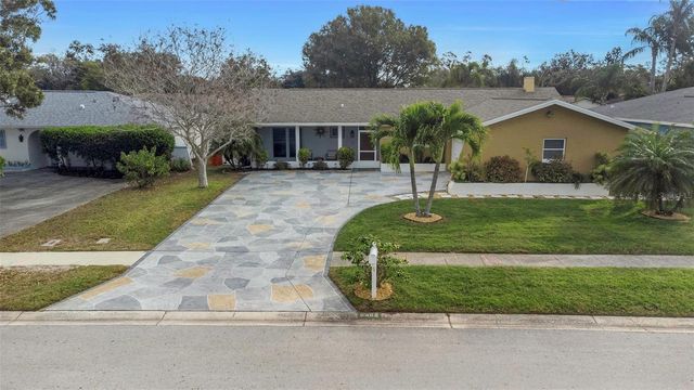 8909 118TH WAY, Seminole, FL 33772