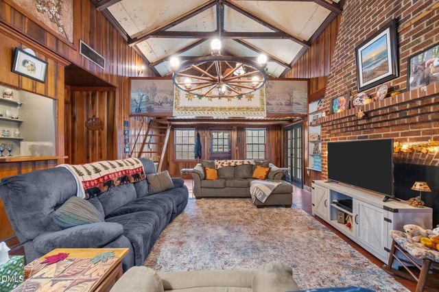 3250 Mine Creek Road, Burlington, NC 27217