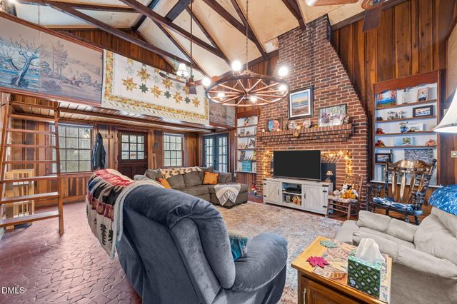 3250 Mine Creek Road, Burlington, NC 27217