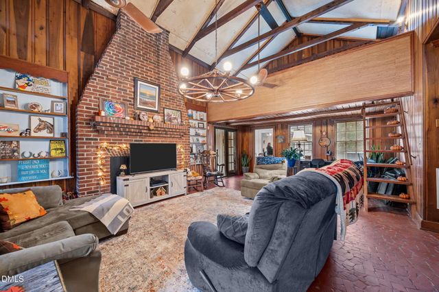 3250 Mine Creek Road, Burlington, NC 27217