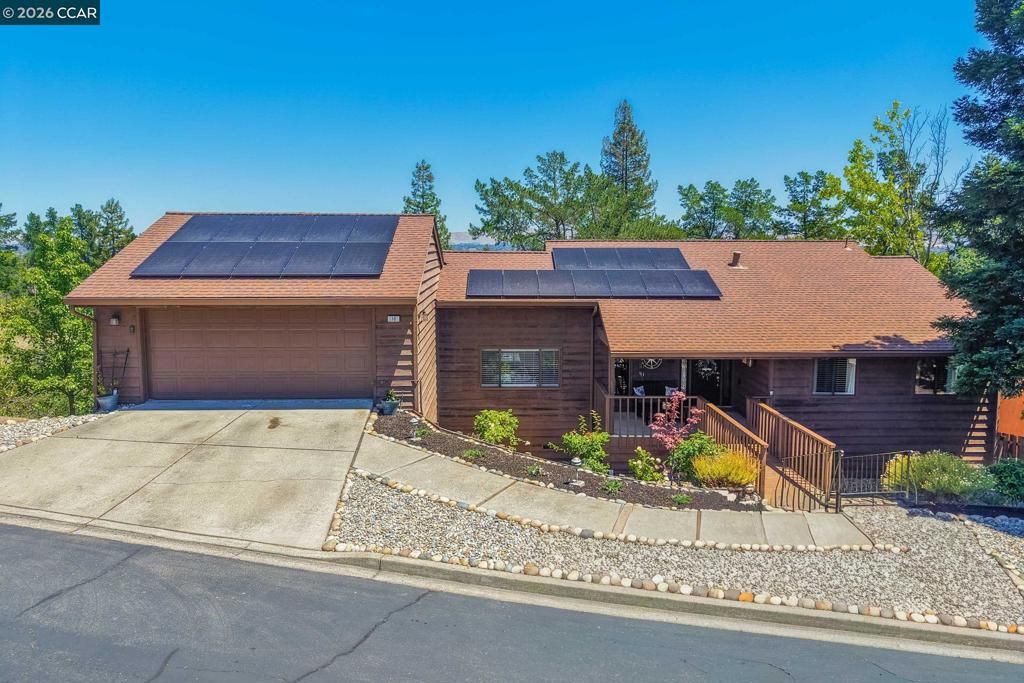 Image 1 of property listing at 10 Swansea Ln, Pleasant Hill, CA 94523