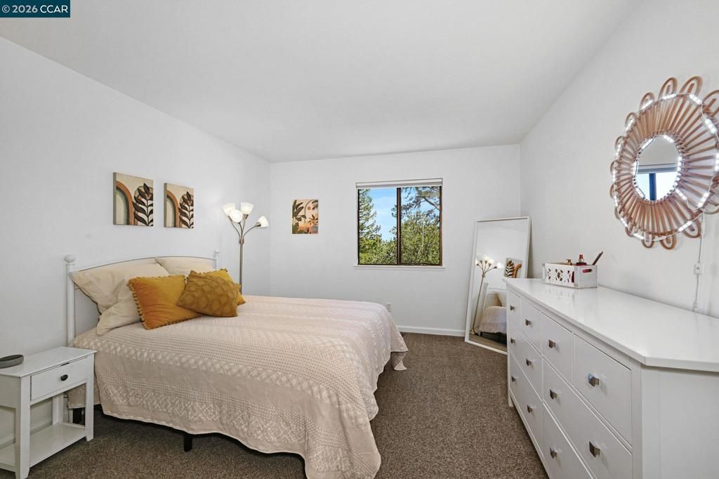 Image 17 of property listing at 10 Swansea Ln, Pleasant Hill, CA 94523