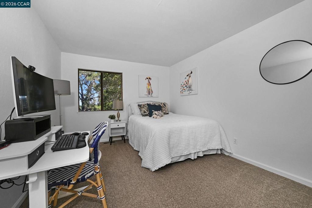 Image 19 of property listing at 10 Swansea Ln, Pleasant Hill, CA 94523