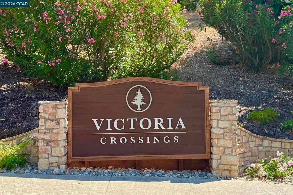 Image 27 of property listing at 10 Swansea Ln, Pleasant Hill, CA 94523