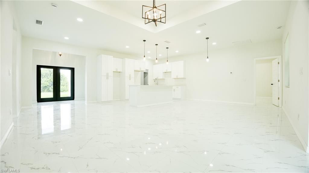 2524 Lakeview DR, LEHIGH ACRES, FL 33936 — photo 4
