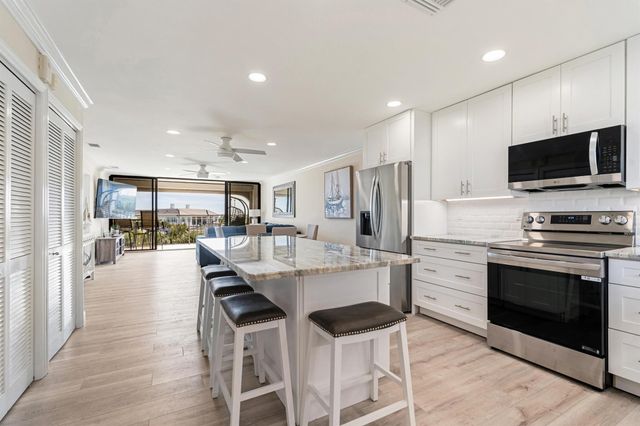 5300 Highway A1a 408, Indian River Shores, FL 32963