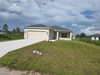 1924 Holyoke AVE, Lehigh Acres, FL 33972