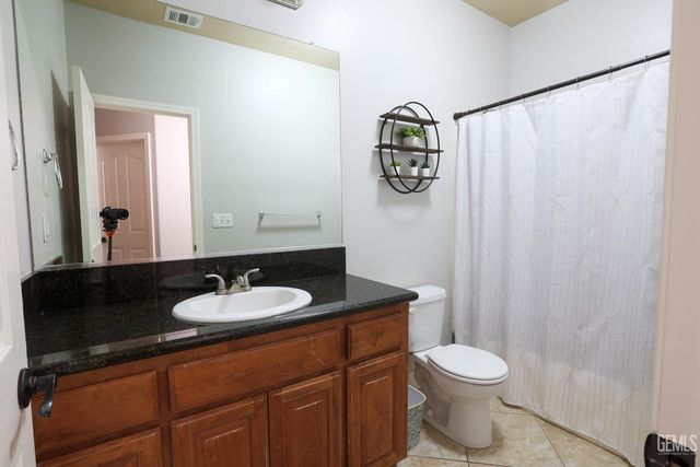 704 Cabo San Lucas, Mcfarland, CA 93250