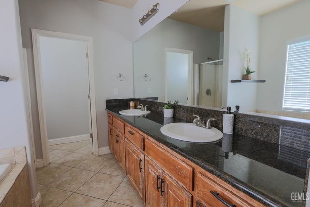 704 Cabo San Lucas, Mcfarland, CA 93250