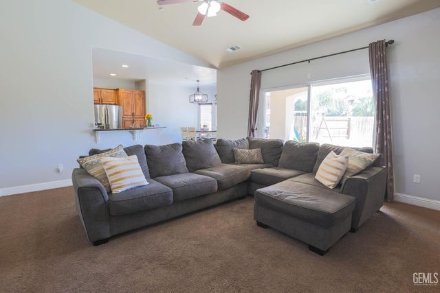 704 Cabo San Lucas, Mcfarland, CA 93250