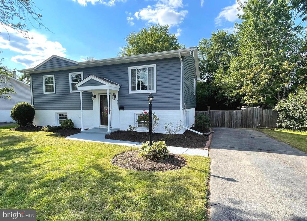 705 S BIRCH ST, Sterling, VA 20164
