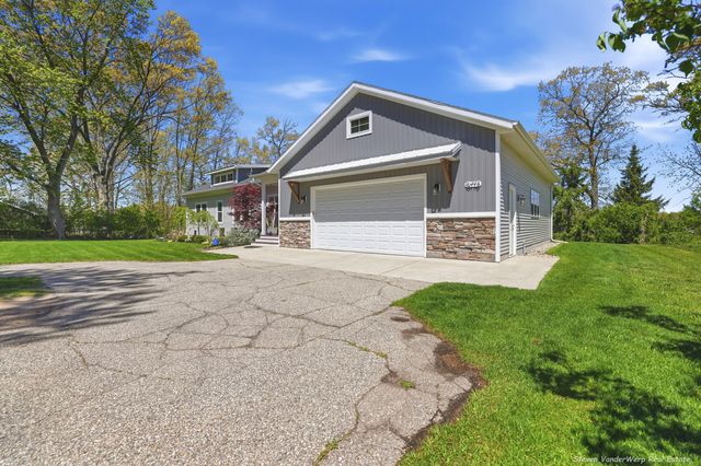 16773 McLeans, Spring Lake Twp, MI 49456