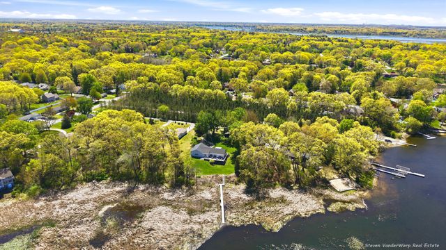 16773 McLeans, Spring Lake Twp, MI 49456