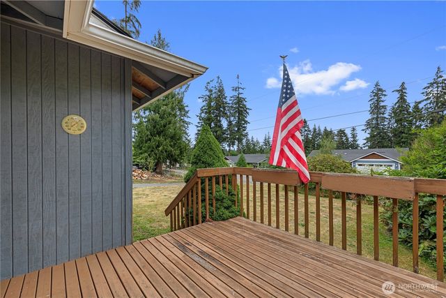 1614 Poplar Lane, Camano Island, WA 98282