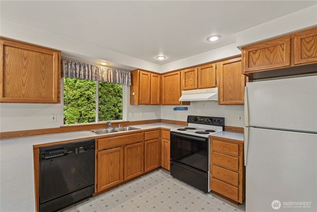 1614 Poplar Lane, Camano Island, WA 98282