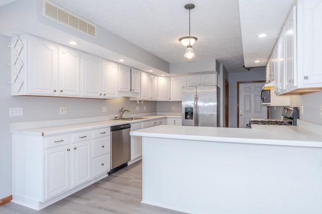 1204 Henry Street, Normal, IL 61761